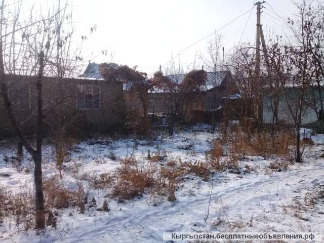 Участок с времянками