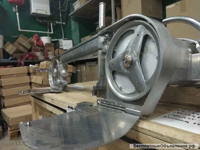 Распиловка туш скота на полутуши