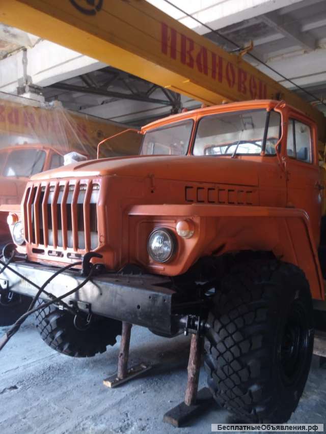 Автокран Урал 5557