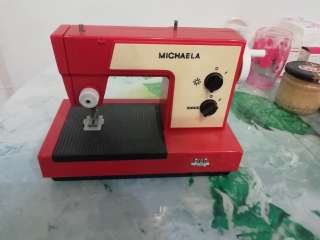 Винтажная детская швейная машинка Michaela