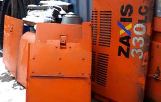 Боковые крышки дверцы на экскаватор Хитачи бу hitachi jcb разборка. Капот двигателя