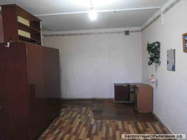 Сдаётся комната на 5 этаже в общежитии