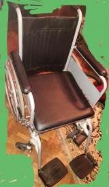 2 инвалидные коляски (прогулочная и комнатная)