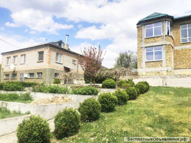 Два дома на участке 25 сот