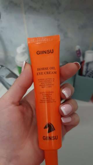 Крем для век и кожи вокруг глаз