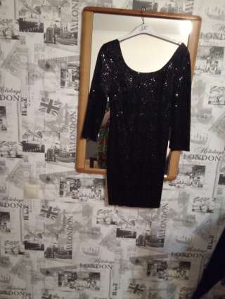 Пиджаки, брюки, платья