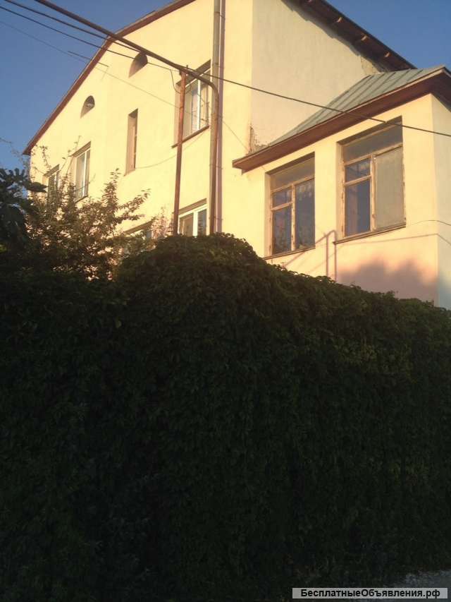 #АрендаКомнатыСевастополь сдается комната с террасой в хорошем 3х эт. доме