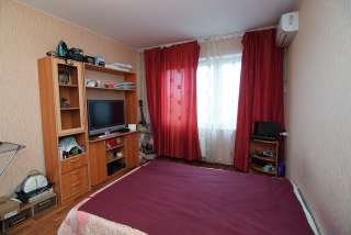 Однокомнатная квартира с ремонтом в Восточно-Кругликовском микрорайоне