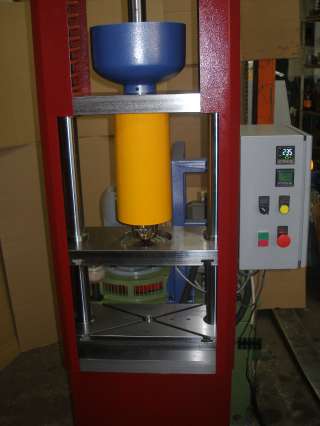 Вертикальная литьевая машина