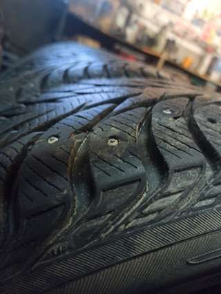 Шины без грыж 4шт. YOKOHAMA ice GUARD STUDENT 205/55R16.