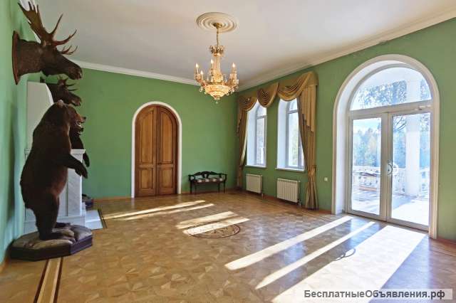 Сдаю посуточно шикарный особняк с банкетным залом рядом с озером в Токсово