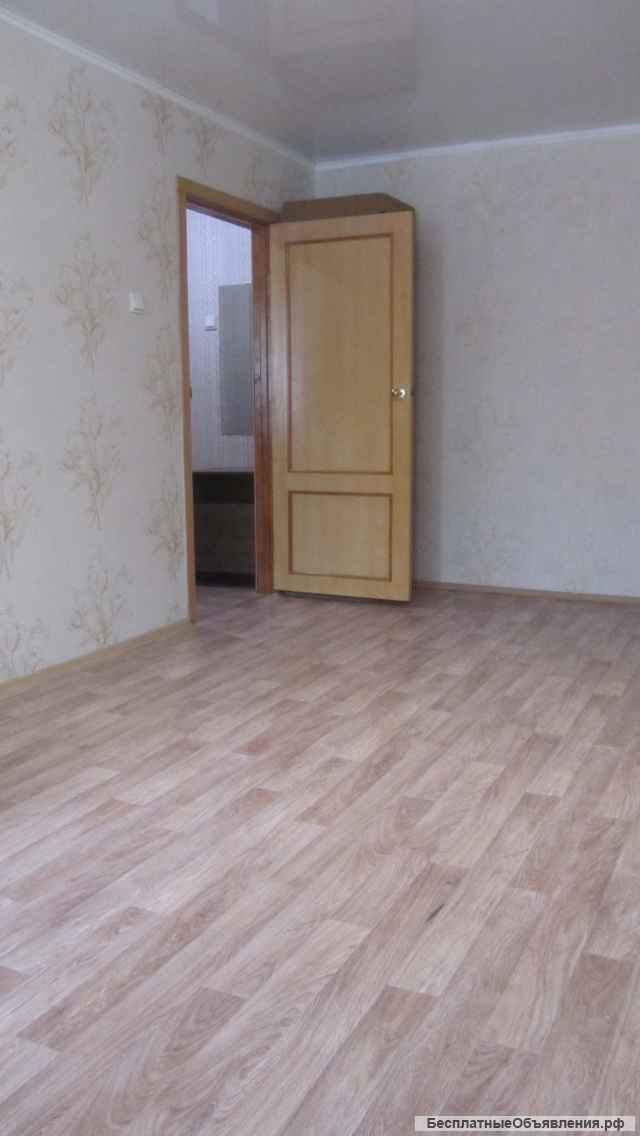 1 комн. кв-ра, СЖМ, пр. Космонавтов, 3/10п; 42/20/10 Цена: 2800000