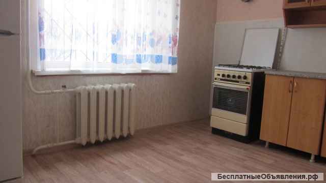 1 комн. кв-ра, СЖМ, пр. Космонавтов, 3/10п; 42/20/10 Цена: 2800000