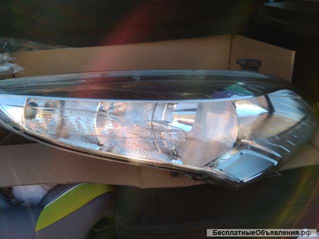Фара правая Renault megan 3 2010 г.в.