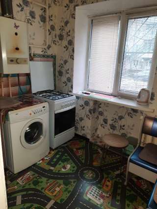 Сдаю 1комн квартиру на 40 лет Победы (Александровка) остан. Молочный