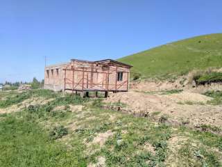 Не достроенный 2х этажный дом