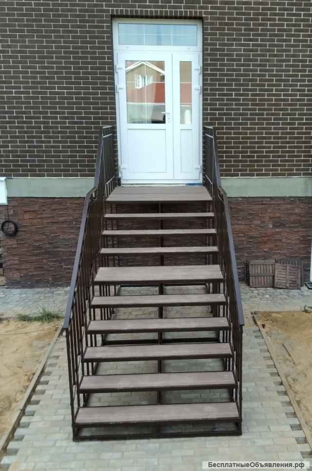 Крыльцо с ДПК на металлокаркасе