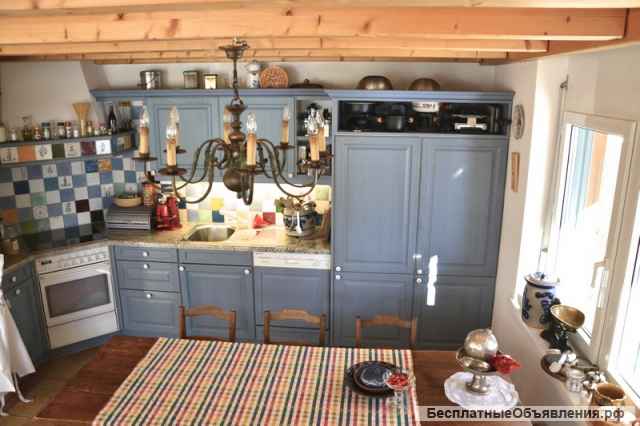 Appartementhaus ZUM TURM оригинальная, очень просторная 7.5 комнатная мансардная квартира в деревенс