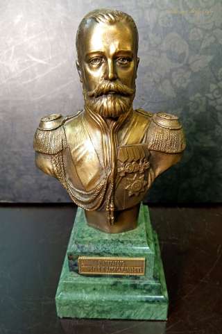 Бюст Николай II на камне