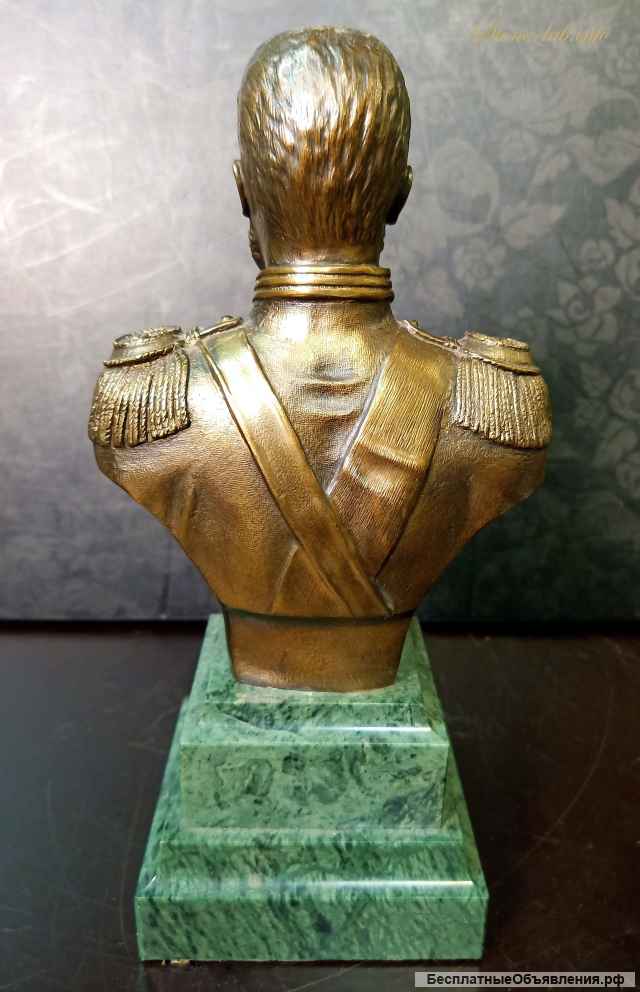 Бюст Николай II на камне