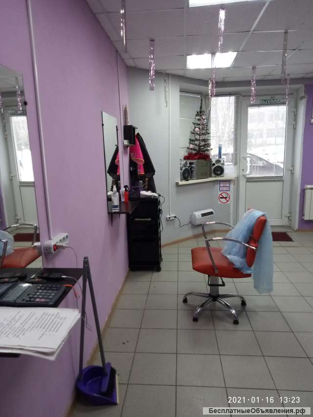 Требуются парикмахер: мастер-универсал