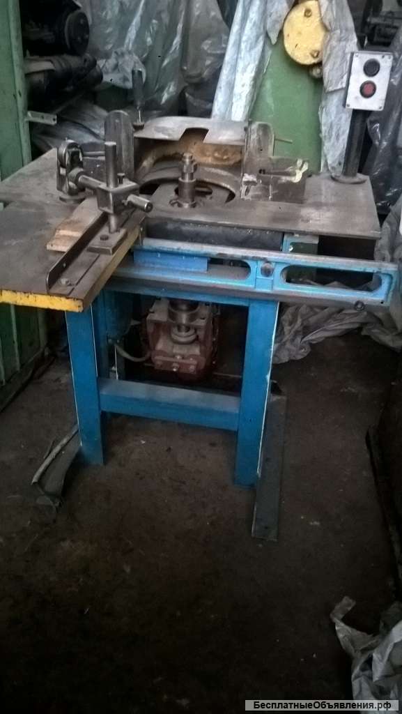 Фрезерный станок с шипорезной кареткой