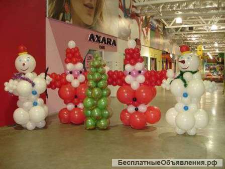 Новогоднее украшение зала шарами и тканью