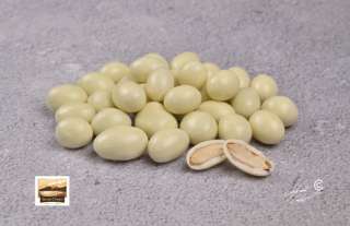 Арахис в белой глазури