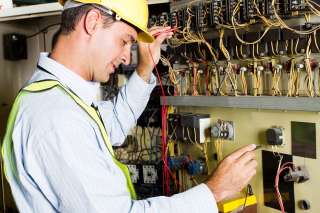 Электромонтажники