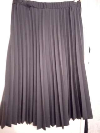 Пиджаки, брюки, платья, туники, костюмы