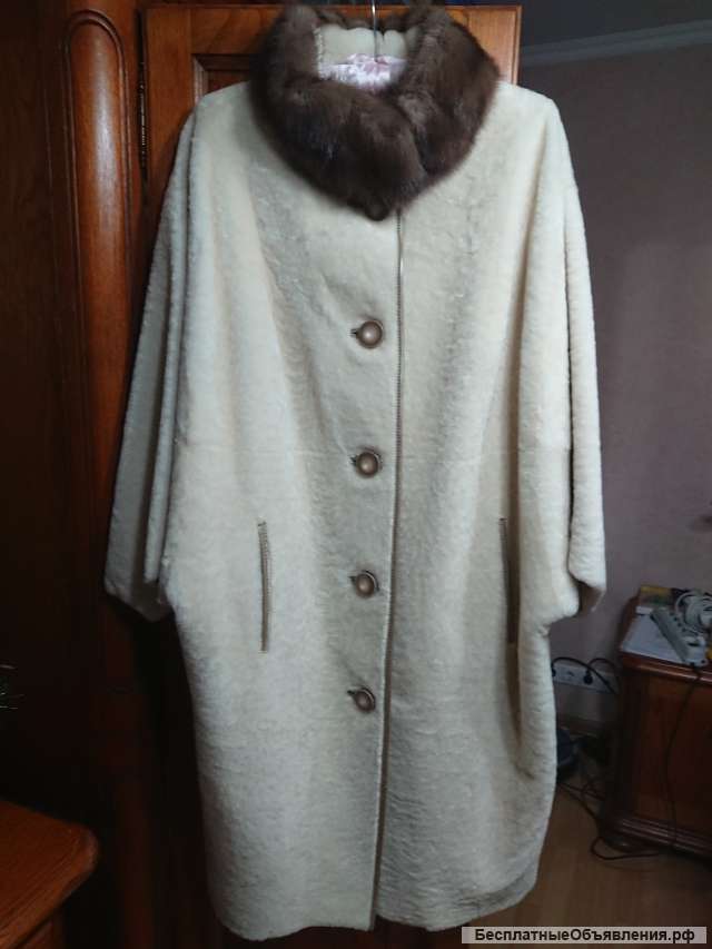 Женское меховое пальто