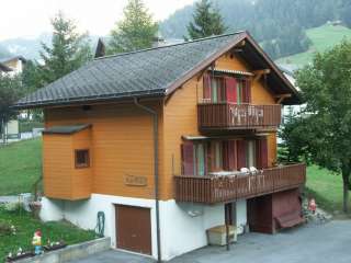 Уютное шале GRUNY с двумя кварирами и боьшим садом