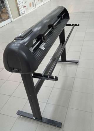 Режущий плоттер Vicsign HS1200 Servo