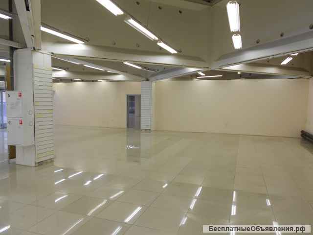 Сдаю торговую площадь 1021 кв.м. в ТЦ на Ленинском проспекте