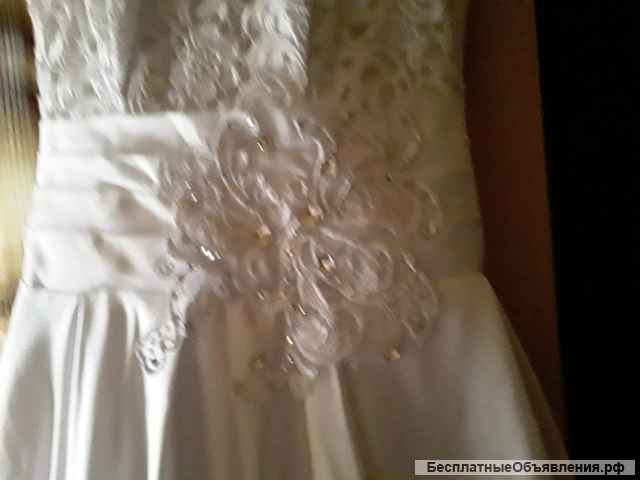 Свадебное платье