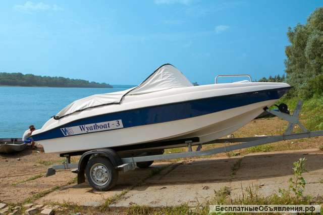 Лодку (катер) Wyatboat-3 с рундуками