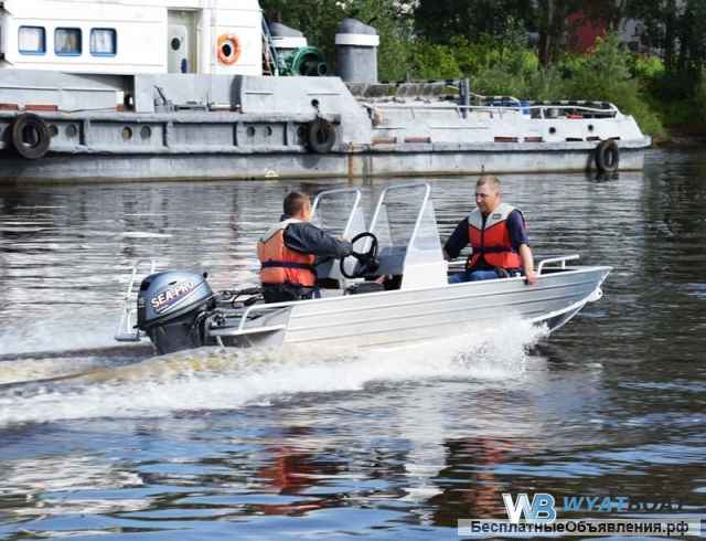Лодку Wyatboat-390 M с консолями