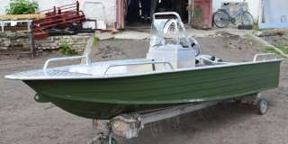 Лодку (катер) Wyatboat-390 У с консолью