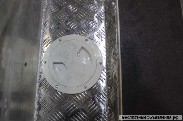 Лодку Quintrex 390 Dart Long