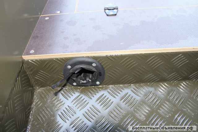 Лодку Quintrex 390 Dart Long