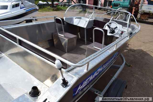 Лодку (катер) Неман-500 DCM