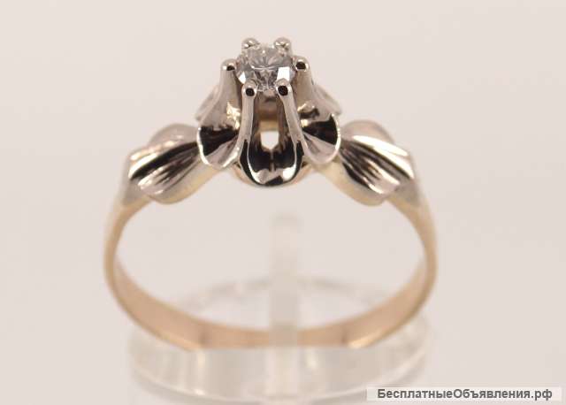 Кольцо золотое с бриллиантом 0.15 карата.