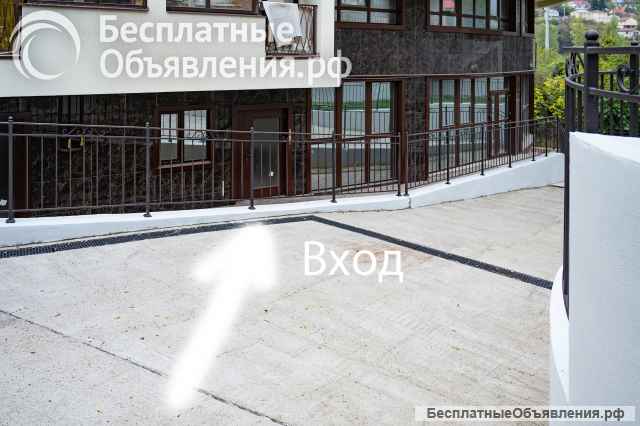 Коммерческое помещение на первом этаже