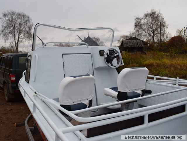 Катер (лодку) Неман-500 каютный