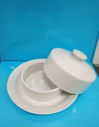 Маслёнка с крышкой, пр-во Чехия, фарфор (G. Benedikt)