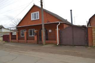 2-х этажный, большой, добротный, уютный дом в центре ст.Тамань
