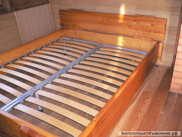 Кровать из массива лиственницы