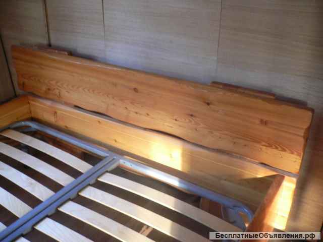 Кровать из массива лиственницы