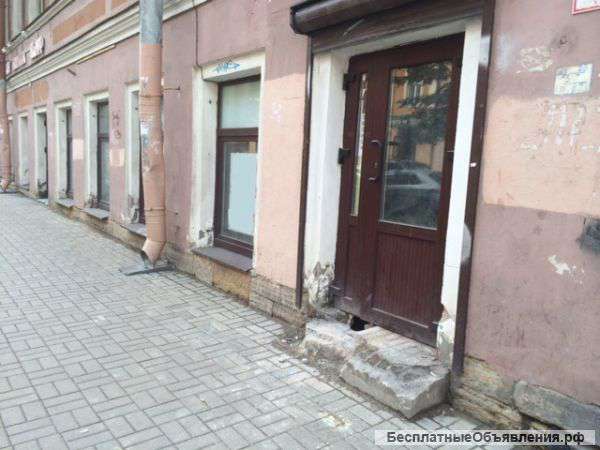 70 м2 в самом центре, с арендаторами, витринные окна