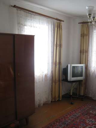 Сдам 2х комнатную квартиру ул. Стрелочная, 1/1 дер, (полдома)